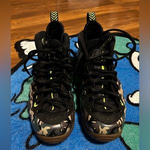 Nike Air Foamposites Camo Size 8